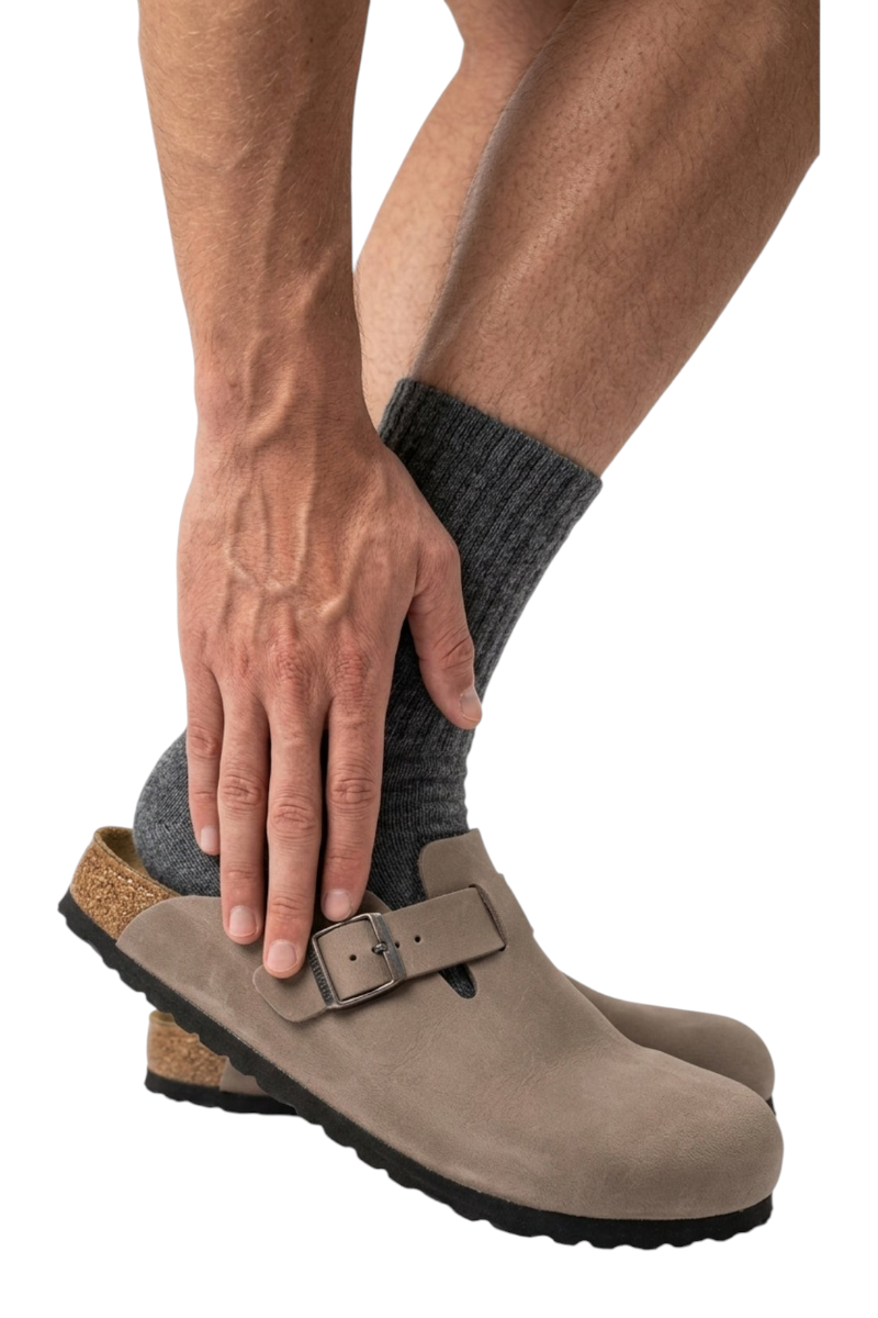 Sporline Birkenstock Boston gri süet unisex terlik, ayarlanabilir tokalı tasarım ve mantar taban detayı ile