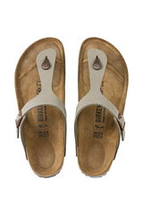 Sporline Birkenstock Gizeh kadın parmak arası terlik, kum beji renginde, mantar tabanlı ve ayarlanabilir tokalı tasarım