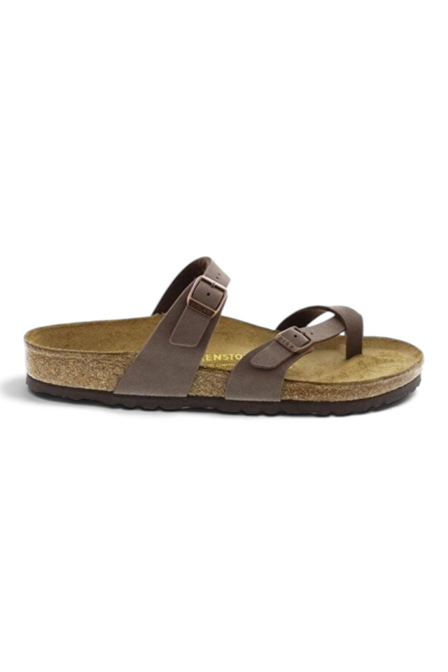 Sporline Birkenstock Mayari kadın terlik, kahverengi kum beji renginde, mantar tabanlı ve ayarlanabilir tokalı tasarım.