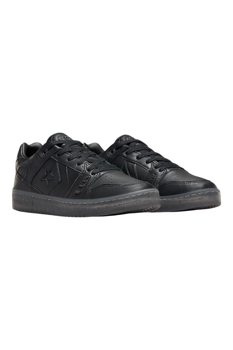 Sporline Converse AS-1 Pro siyah deri low-top kaykay ayakkabısı, yan tarafta ikonik yıldız detayı ile.