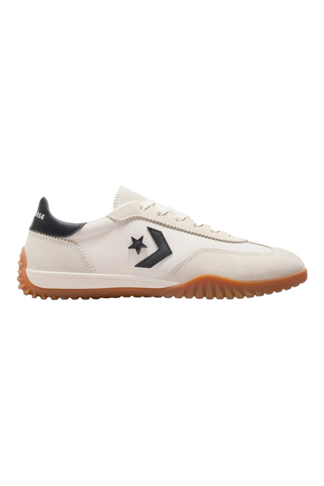 Sporline Converse A08262C model, bej süet ve deri detaylı, siyah yıldız logolu, tırtıklı kauçuk tabanlı spor ayakkabı