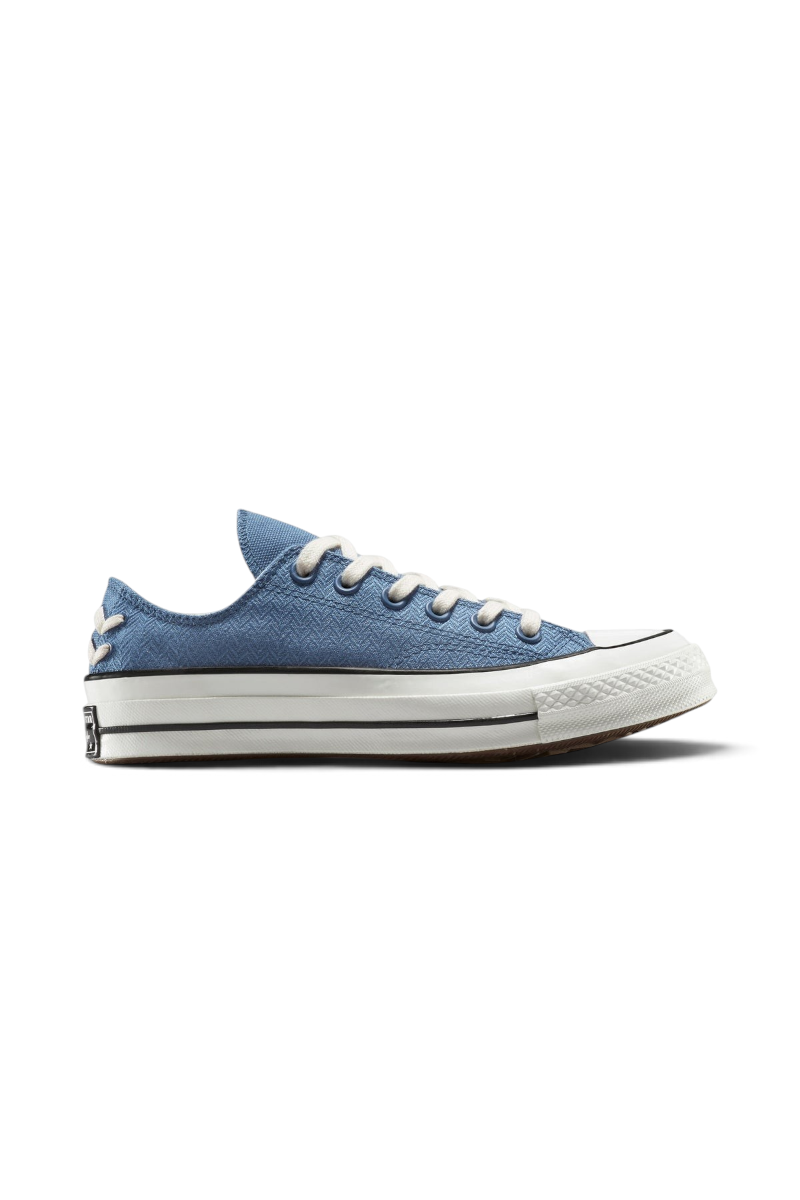 Sporline Converse Chuck 70 mavi balıksırtı desenli kanvas spor ayakkabı, kirli beyaz kauçuk taban ve mumlu bağcıklar.