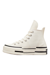 Sporline Converse Chuck 70 Plus bej kanvas yüksek tabanlı sneaker, asimetrik tasarımlı ve siyah detaylı