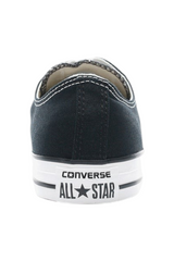 Sporline Converse Chuck Taylor All Star siyah kanvas ayakkabının arkadan görünümü ve ikonik topuk logosu
