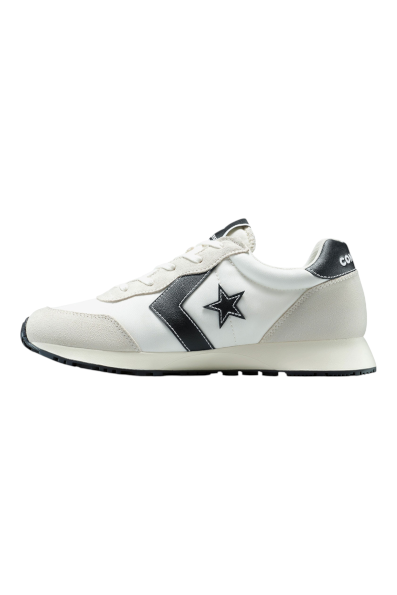 Sporline Converse Omega Trainer beyaz unisex sneaker, 80'ler esintili polyester yüzey ve ikonik Star Chevron logolu.