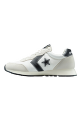Sporline Converse Omega Trainer beyaz unisex sneaker, 80'ler esintili polyester yüzey ve ikonik Star Chevron logolu.