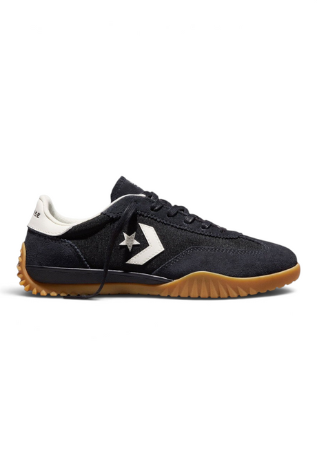 Sporline Converse Run Star Trainer siyah inek derisi detaylı spor ayakkabı, yan kısımlarında ikonik yıldız logosu