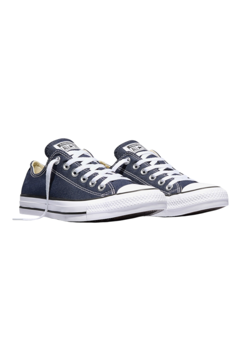 Sporline Converse Chuck Taylor siyah kanvas erkek spor ayakkabı, beyaz bağcıklı ve ikonik All Star logolu tasarım.