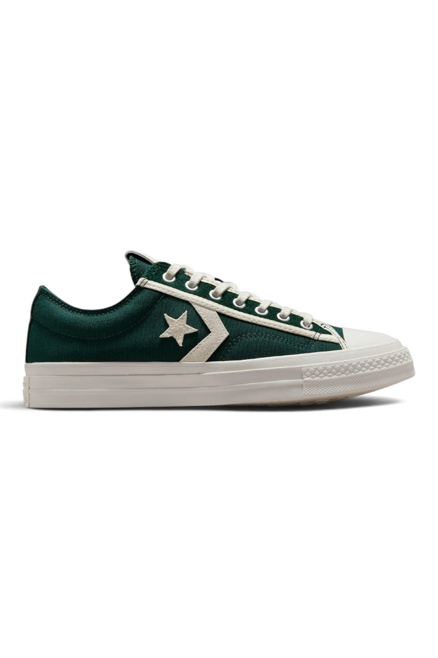 Sporline Converse Star Player 76 yeşil deri düşük bilekli sneaker, ikonik Star Chevron logolu ve beyaz tabanlı