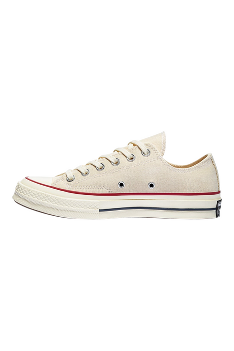 Sporline marka krem rengi kanvas Converse Chuck 70 düşük bilekli spor ayakkabı, yan profil görünümü