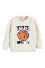 Sporline LC Waikiki kırık beyaz %100 pamuklu, basketbol baskılı çocuk sweatshirt