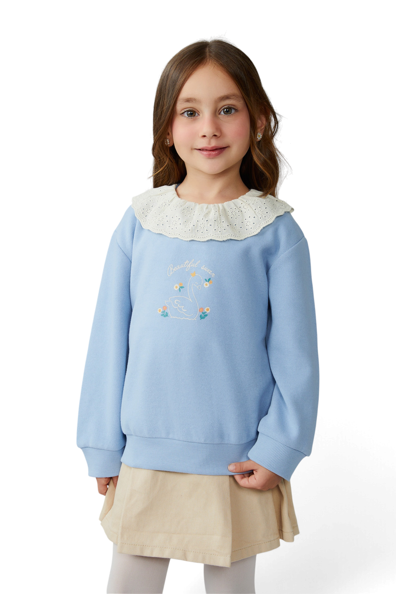 Sporline LC Waikiki pastel mavi, yakası dantel detaylı, kuğu baskılı pamuklu kız çocuk sweatshirt