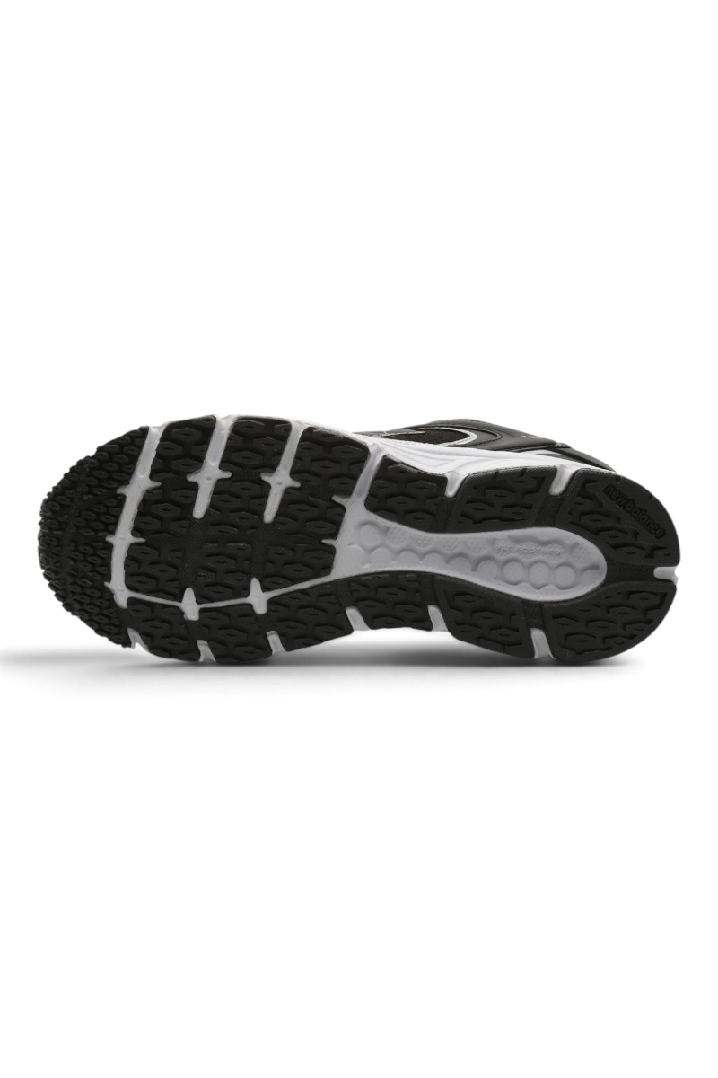 Sporline New Balance ML408BS unisex spor ayakkabının siyah renkli, desenli kauçuk dış taban görünümü