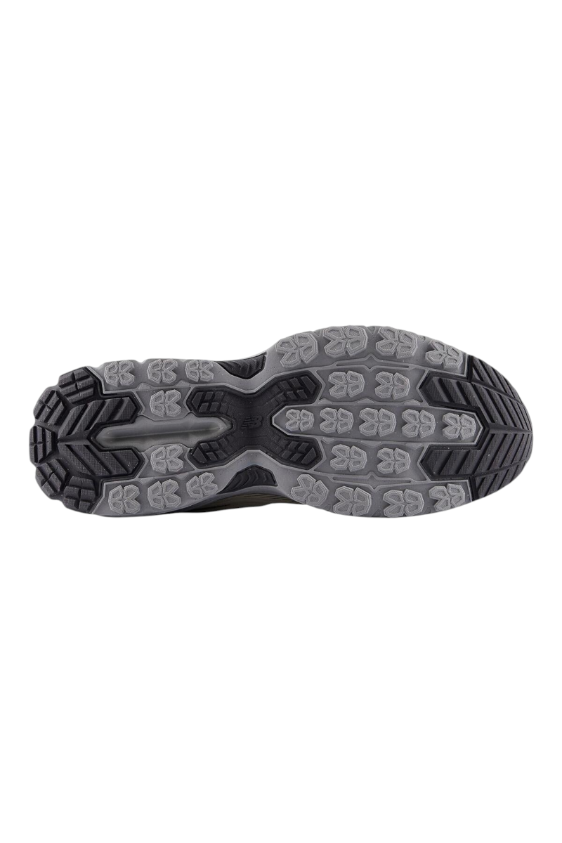Sporline New Balance M4109NV erkek spor ayakkabısının gri ve siyah renkli tırtıklı kauçuk dış tabanı