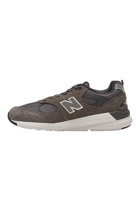 Sporline New Balance MS109AG gri ve antrasit renkli, günlük kullanıma uygun, dayanıklı dokuma erkek spor ayakkabı.