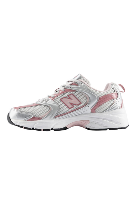 Sporline New Balance U530 gri ve pembe detaylı fileli kadın spor ayakkabı, yan profil görünümü