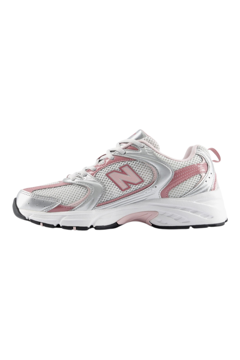 Sporline New Balance U530 gri ve pembe detaylı fileli kadın spor ayakkabı, yan profil görünümü