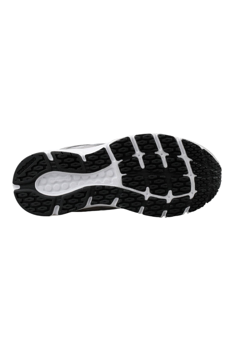 Sporline New Balance M480GR5 gri unisex günlük spor ayakkabının siyah ve beyaz desenli kauçuk dış taban görünümü