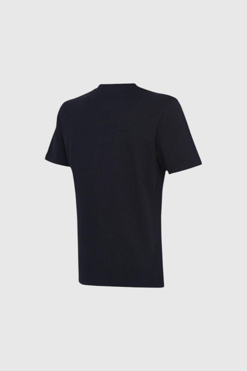 Sporline New Balance erkek siyah kısa kollu lifestyle t-shirt, arkadan görünüm
