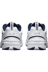 Sporline Nike Air Monarch IV beyaz ve lacivert detaylı erkek spor ayakkabı arka görünümü