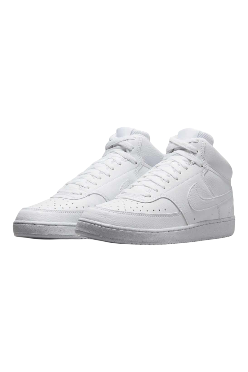 Sporline Nike Court Vision Mid beyaz erkek günlük spor ayakkabı, klasik basketbol stili ve delikli burun yapısı.