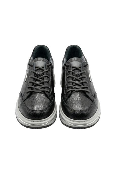 Sporline Pierre Cardin siyah deri erkek sneaker, bağcıklı tasarım ve gri taban detayı ile günlük şık spor ayakkabı.