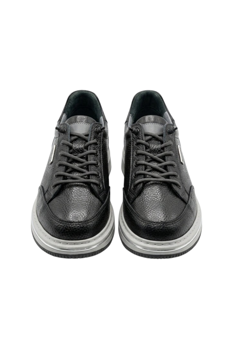 Sporline Pierre Cardin siyah deri erkek sneaker, bağcıklı tasarım ve gri taban detayı ile günlük şık spor ayakkabı.