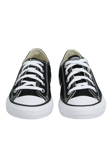 Sporline siyah kanvas Converse Chuck Taylor çocuk spor ayakkabı, beyaz bağcıklı ve klasik kauçuk burunlu tasarım.