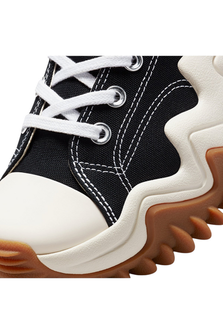 Sporline siyah kanvas Converse Run Star Motion platform ayakkabının detaylı görünümü