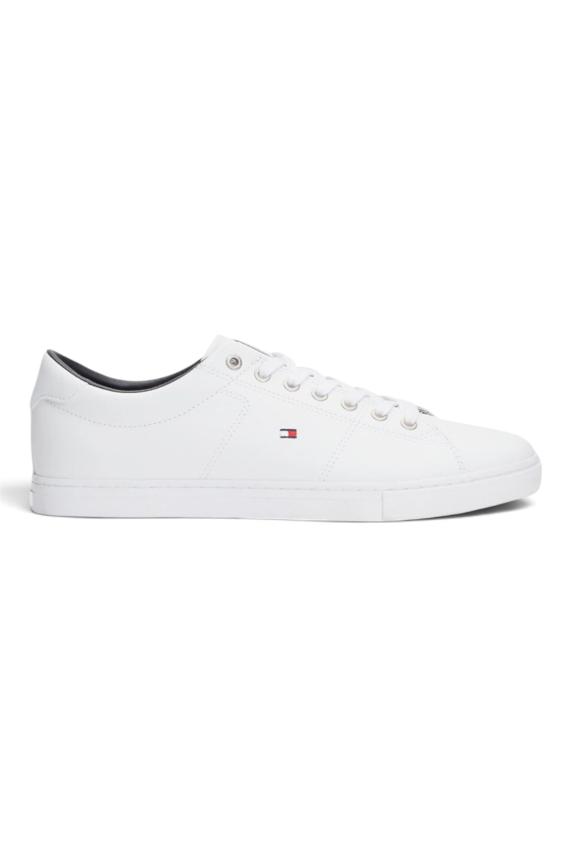 Sporline Tommy Hilfiger beyaz deri erkek sneaker ayakkabı, yan tarafında ikonik logo detayı ile