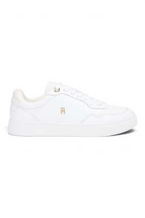 Sporline Tommy Hilfiger beyaz deri kadın sneaker, yan tarafta altın renkli logo detayı ile şık günlük ayakkabı.